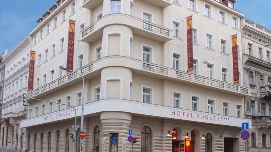 EA Hotel Sonata Exterior