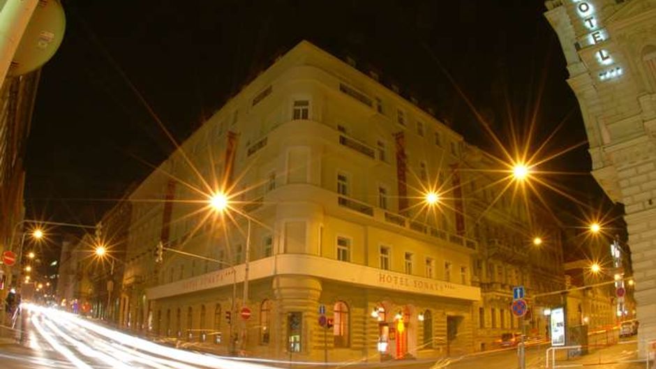 EA Hotel Sonata Exterior