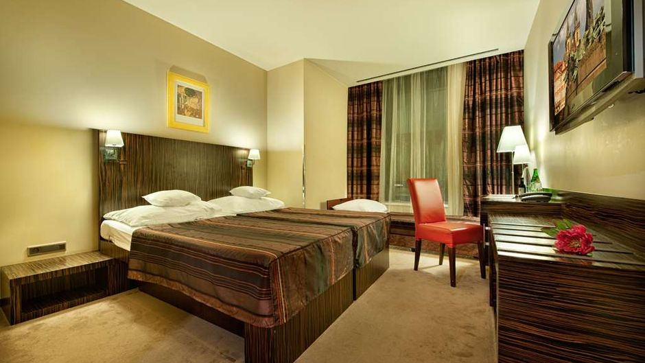 EA Crystal Palace Room