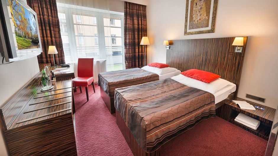 EA Crystal Palace Room