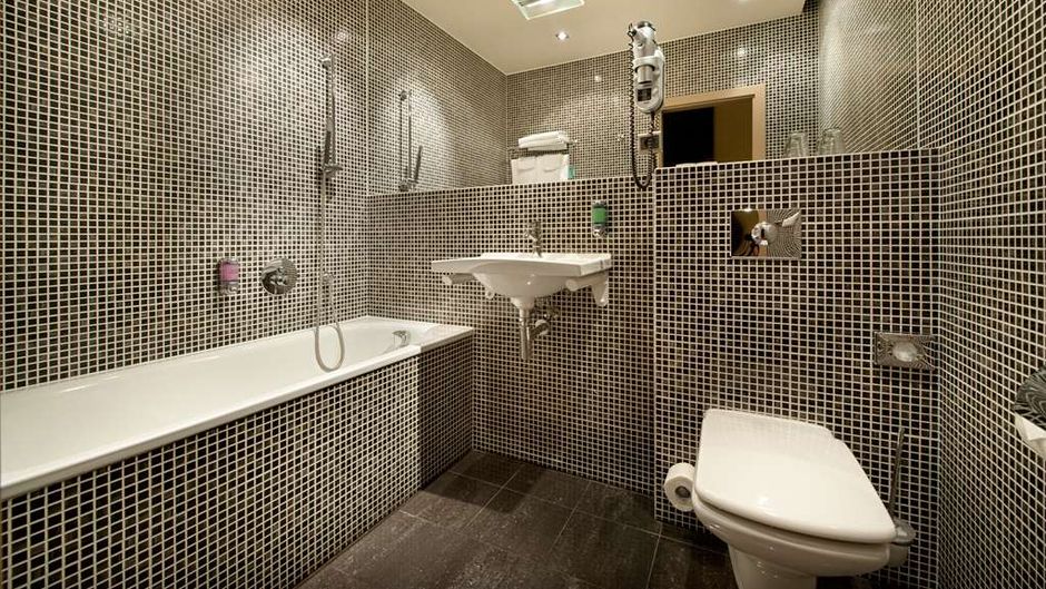 EA Crystal Palace Room