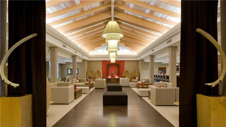 Vincci Costa Golf Lobby