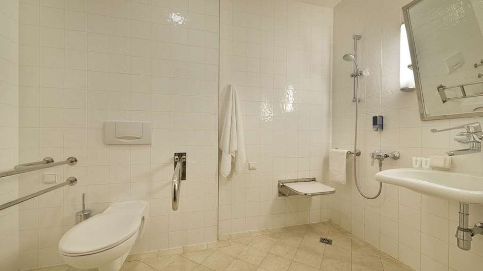 EA Hotel Julis Room