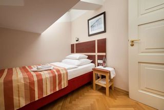 EA Hotel Julis