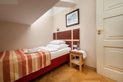 EA Hotel Julis