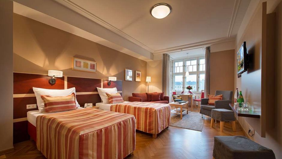 EA Hotel Julis Room