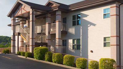 Ramada by Wyndham Branson Yacht Club