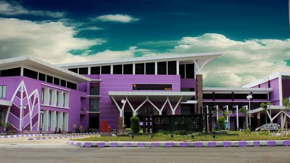 Hotel Kyriad Sadurengas Paser Exterior