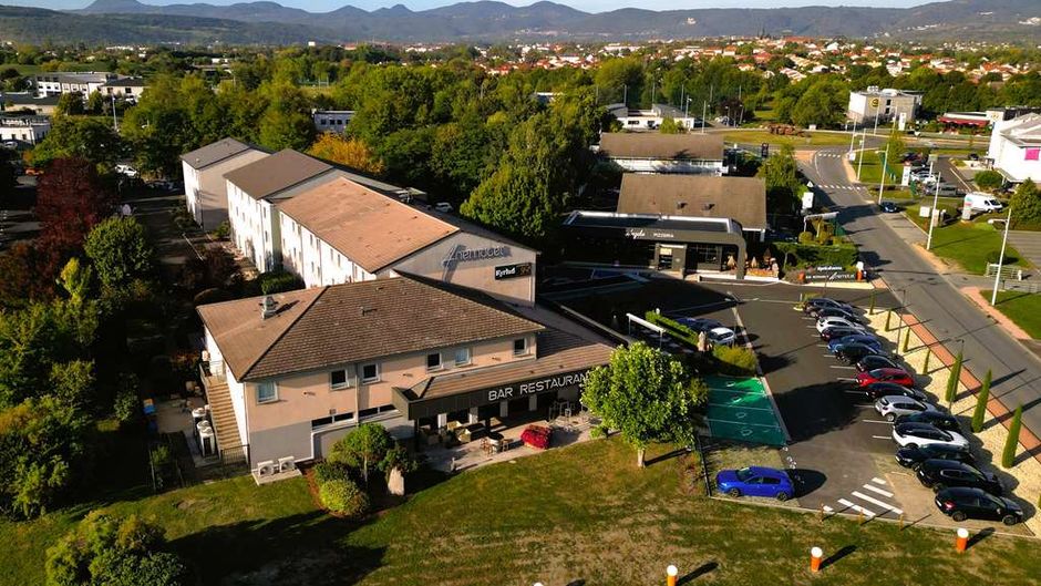 Kyriad Clermont Ferrand Nord Riom Exterior