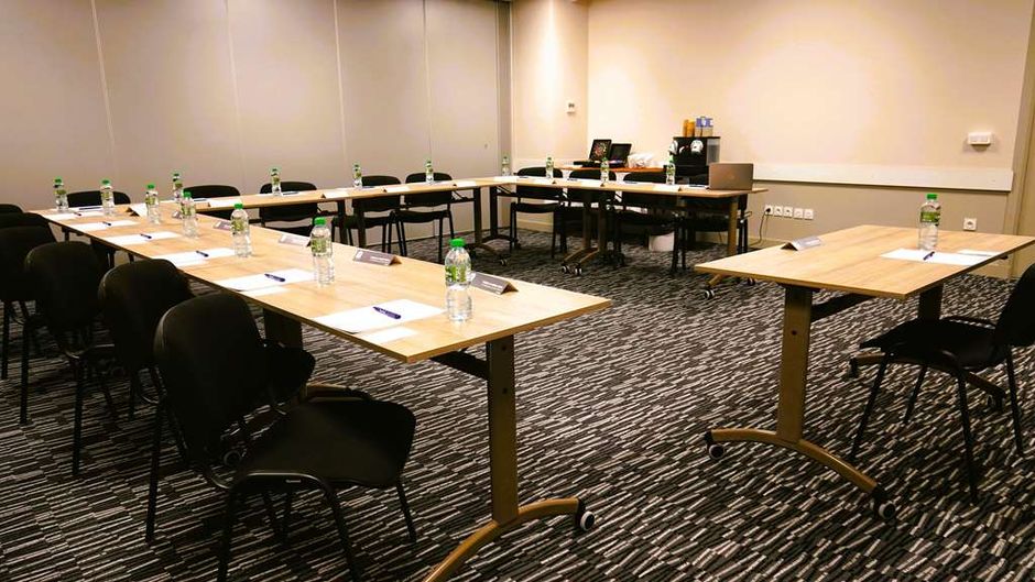 Kyriad Clermont Ferrand Nord Riom Meeting