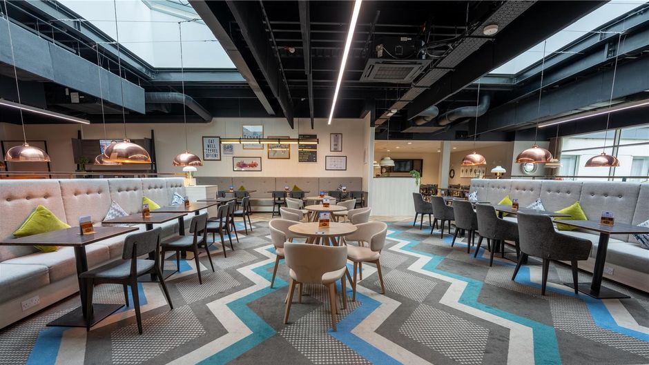 Hampton by Hilton Bristol Airport Lobby