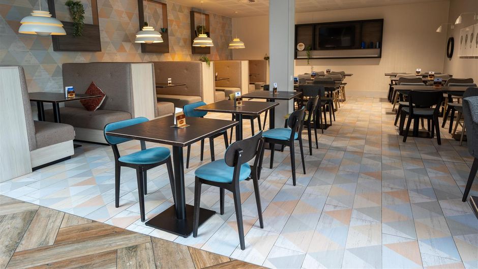 Hampton by Hilton Bristol Airport Lobby