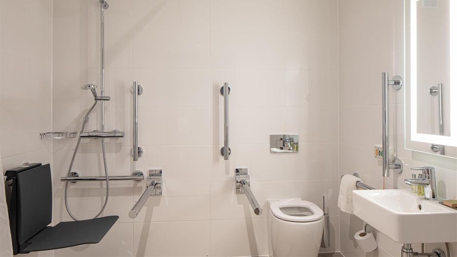 DoubleTree by Hilton Dartford Bridge Room