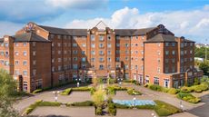 DoubleTree by Hilton Dartford Bridge