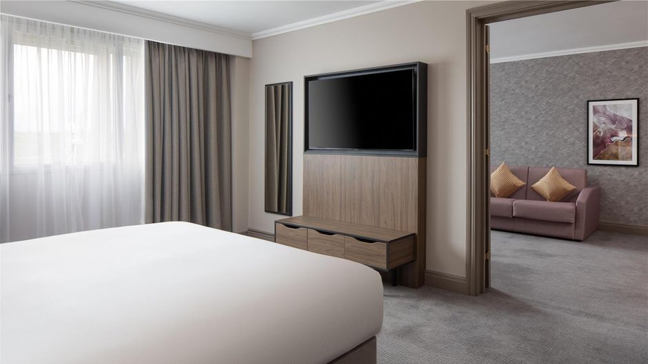 DoubleTree by Hilton Dartford Bridge Other