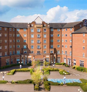 DoubleTree by Hilton Dartford Bridge