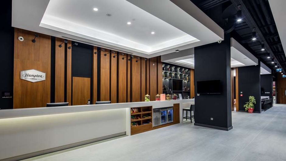 Hampton by Hilton Izmir Aliaga Lobby