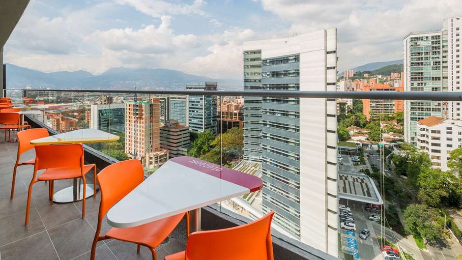 Hampton by Hilton Medellin Exterior