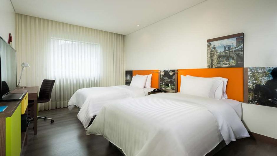 Hampton by Hilton Medellin Room