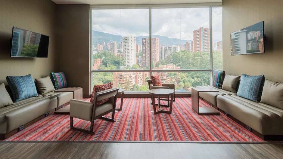Hampton by Hilton Medellin Lobby