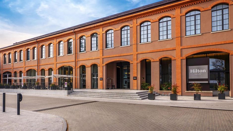 Hilton Lake Como Exterior