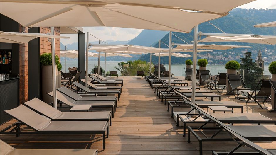 Hilton Lake Como Pool