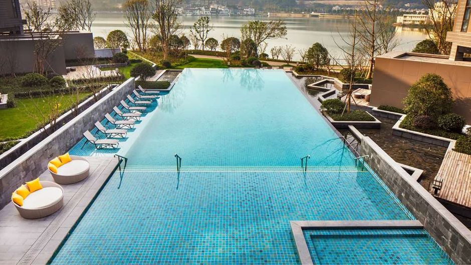 Hilton Ningbo Dongqian Lake Resort Pool