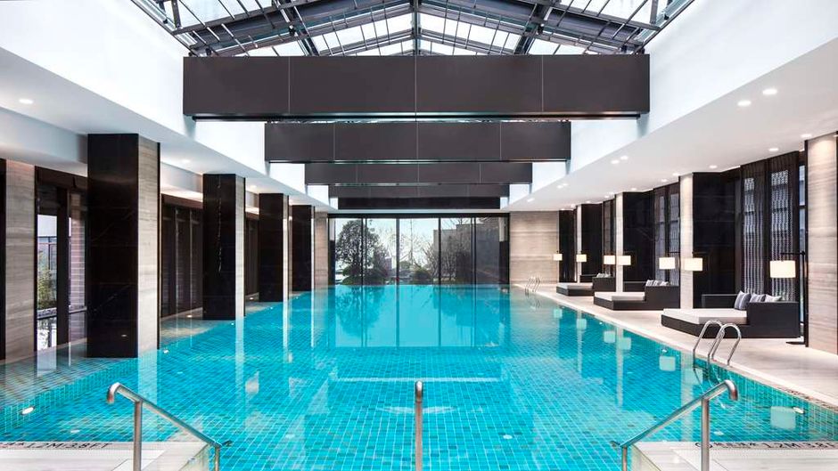 Hilton Ningbo Dongqian Lake Resort Pool