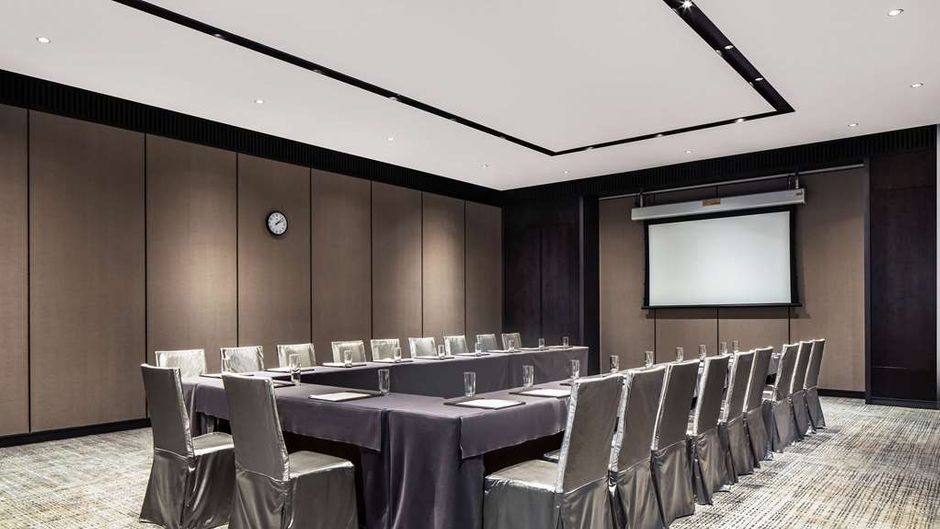 Hilton Ningbo Dongqian Lake Resort Meeting