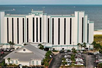 Island House Hotel-DoubleTree by Hilton