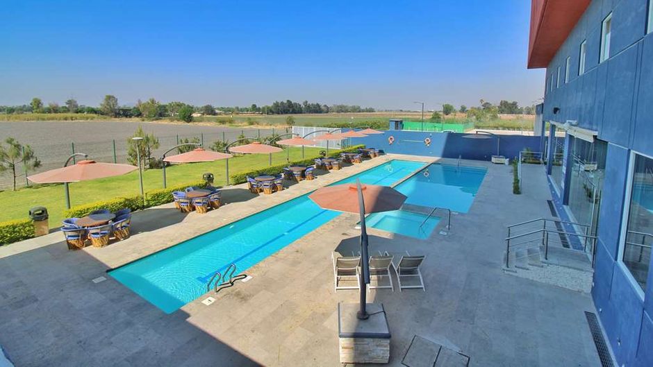 Hampton Inn & Suites by Hilton Salamanca Pool