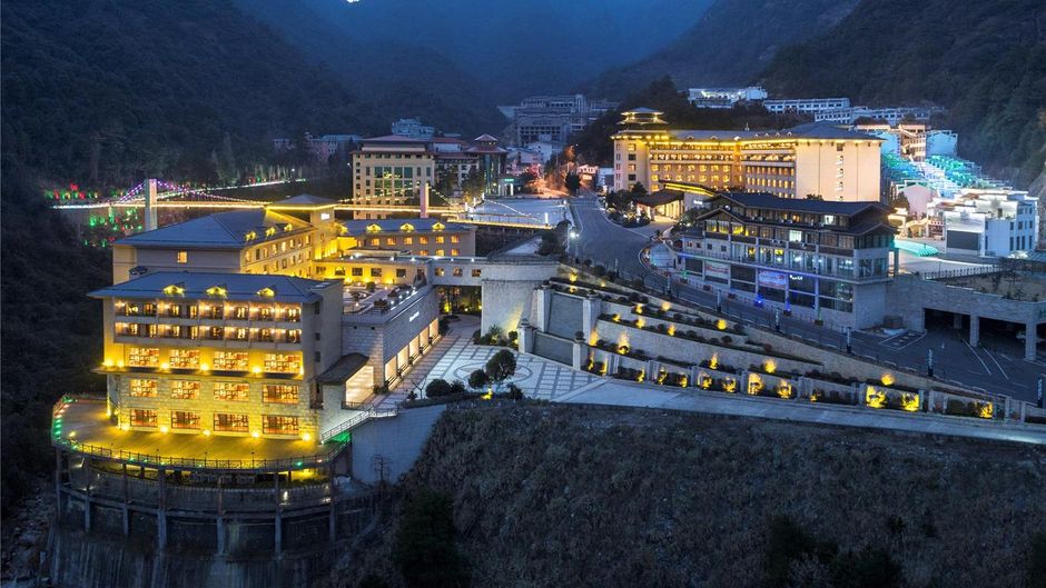 Hilton Sanqingshan Resort Exterior