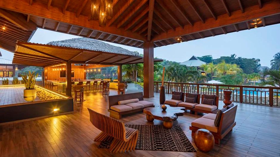 Indura Beach & Golf Resort, Curio Coll Lobby