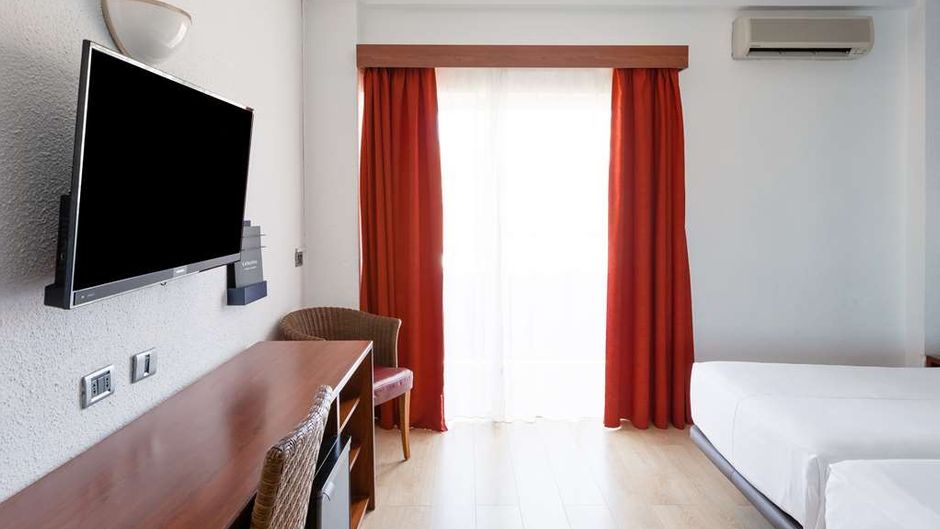 Catalonia Punta Del Rey Room