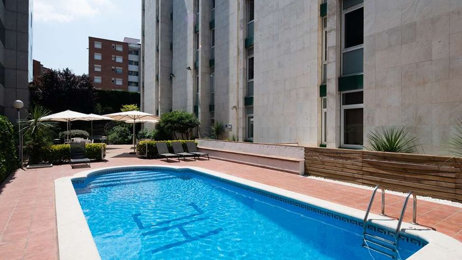 Catalonia Bristol Pool
