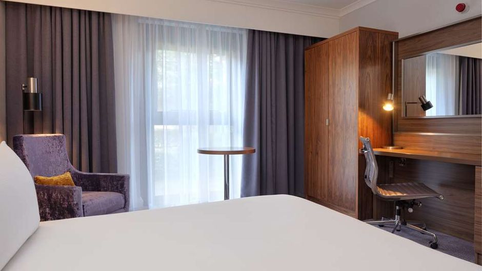 DoubleTree by Hilton Edinburgh Airport Room