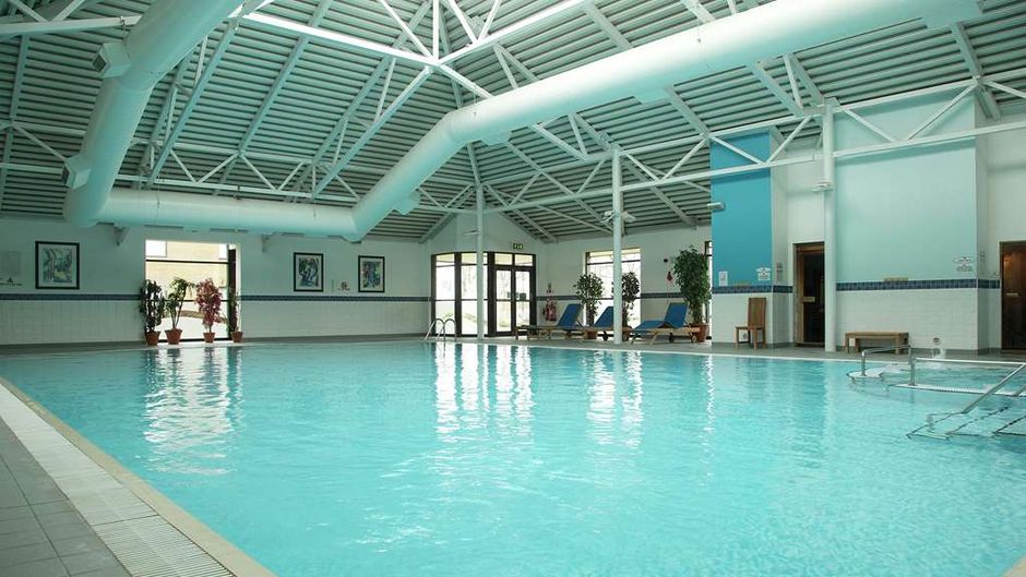 DoubleTree by Hilton Edinburgh Airport Pool