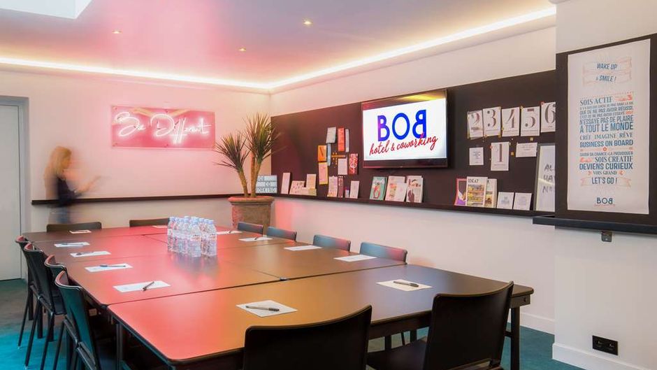 Bob Hotel Meeting