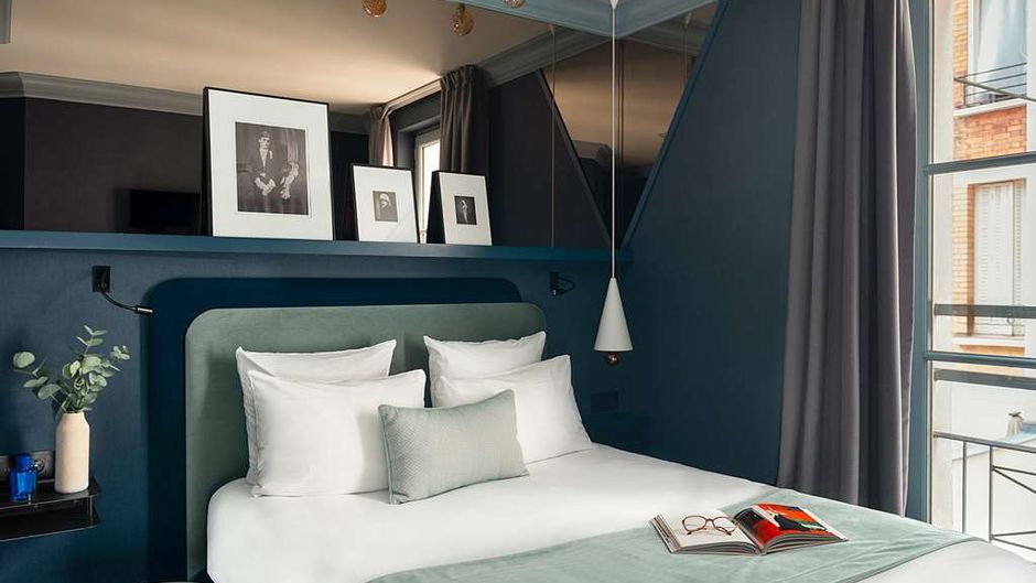 Bob Hotel Room