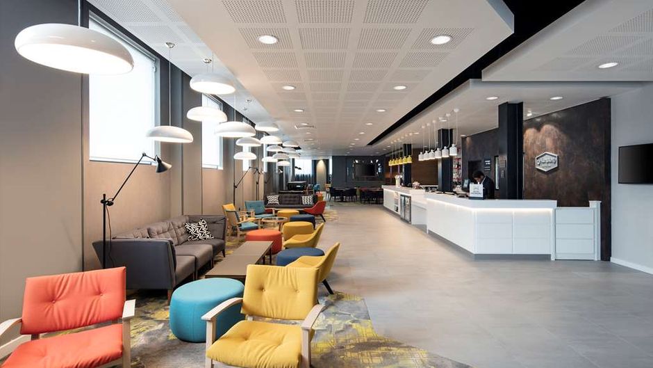 Hampton by Hilton London Excel Lobby