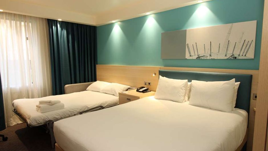 Hampton by Hilton London Excel Room