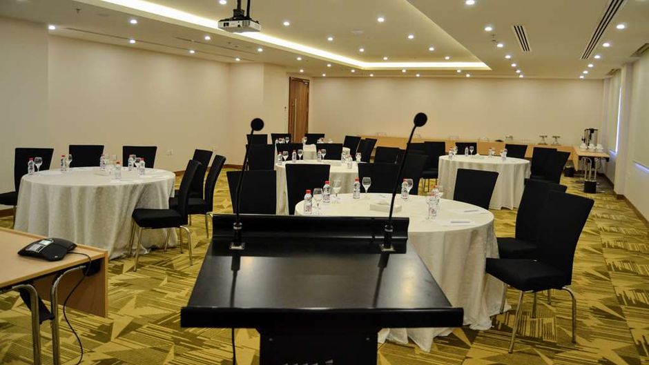 Best Western Plus Buraidah Meeting