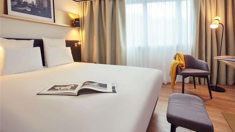 Mercure Paris Saint-Ouen Exterior