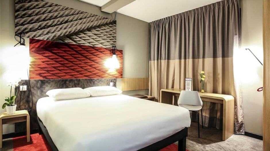 Ibis Niort Est Mendes France Exterior