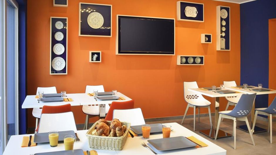 Ibis Styles La Louviere Exterior