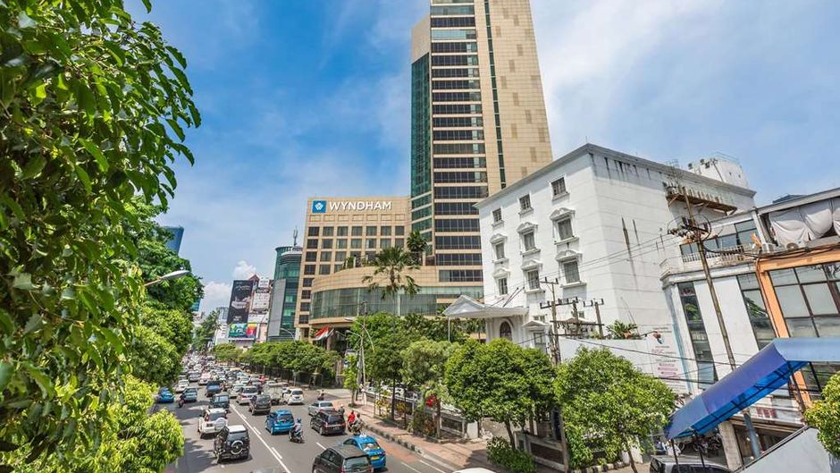 Wyndham Surabaya City Centre Exterior