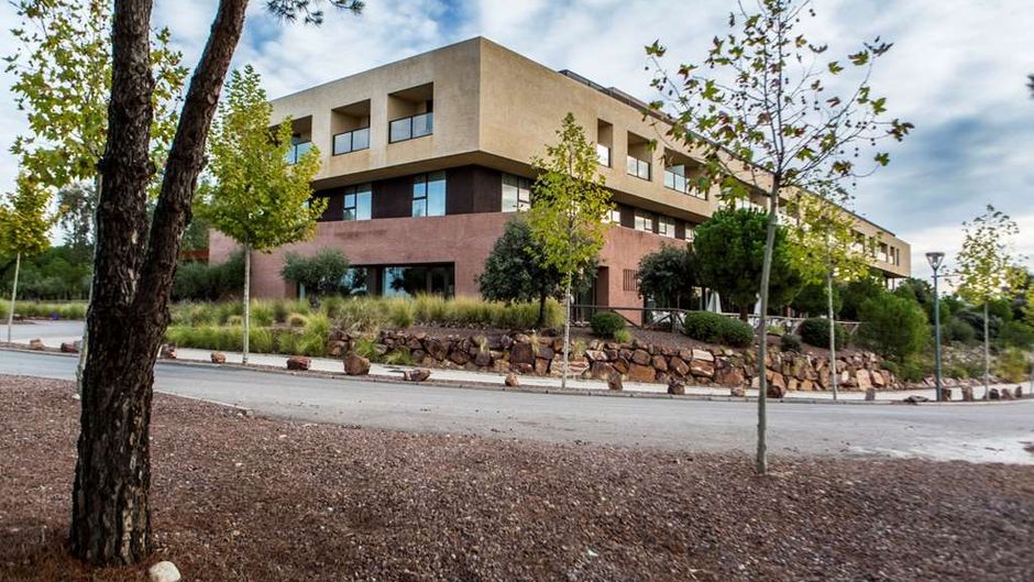 Vincci Valdecanas Golf Hotel Exterior
