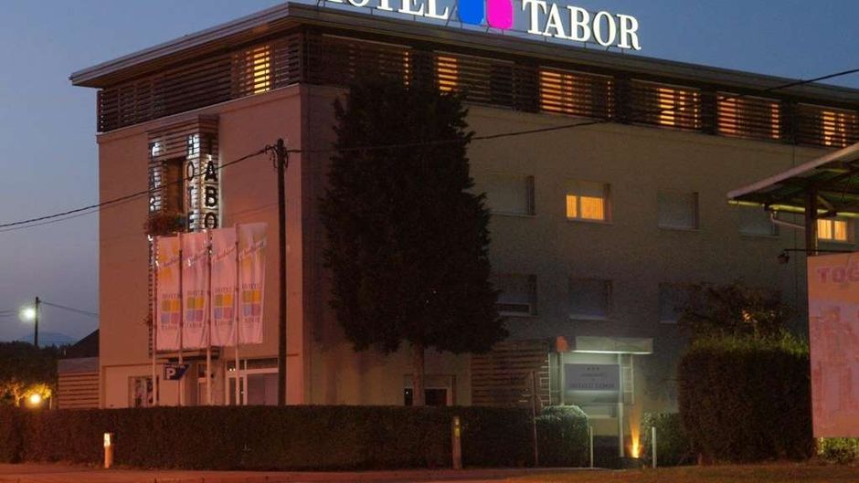 Tabor Hotel Exterior
