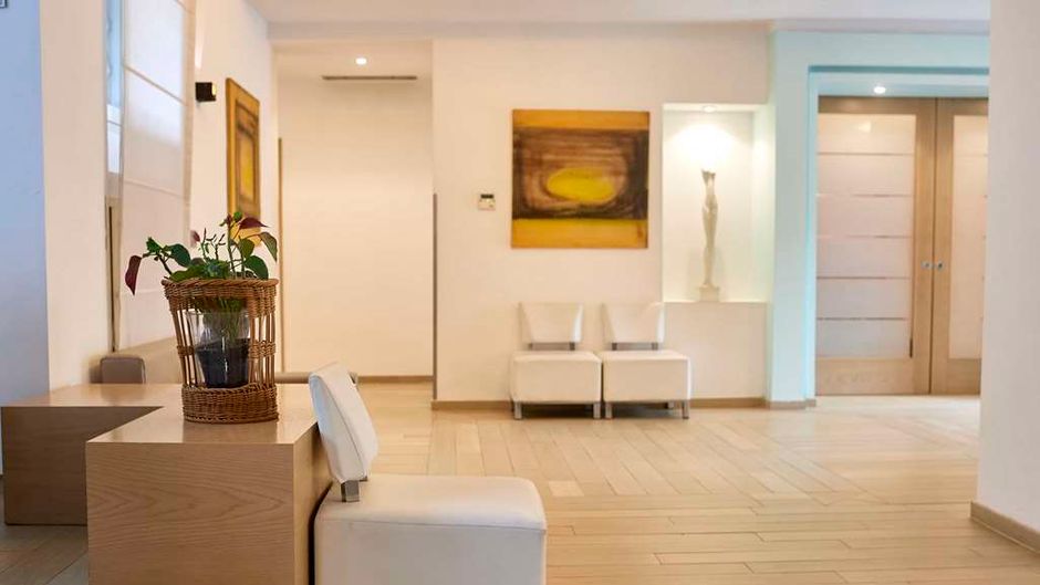 Occidental Aurelia Lobby