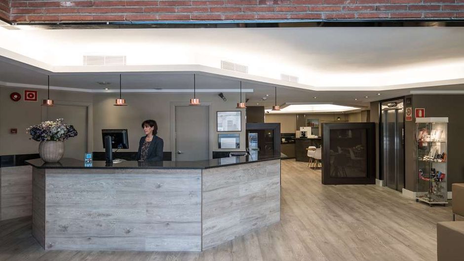 Catalonia Albeniz Lobby